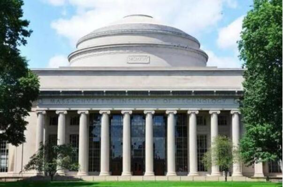 美国排名前十的大学 耶鲁大学仅排名第八,麻省理工位居第一
