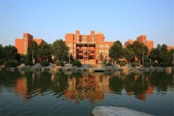 河南十大名校：郑州轻工业学院上榜，第五已有119年历史