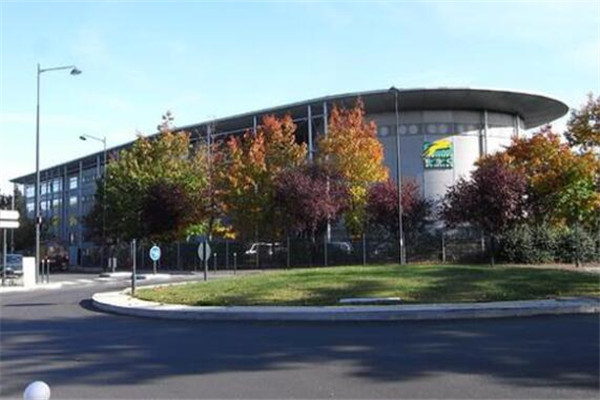 全球商学院50强，前十大部分在美国
