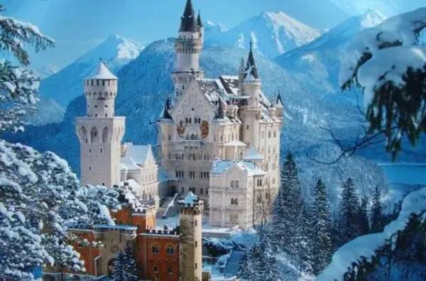世界最美十大童话城堡，霍恒索伦承包上榜，第一是最接近童话的地方