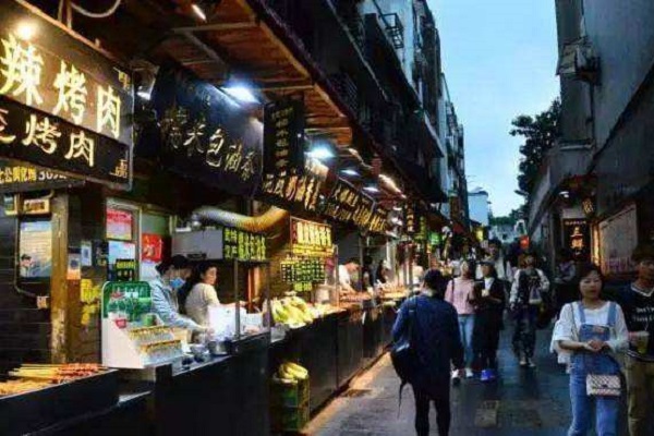 中国十大美食最多的景点：锦里上榜，第八京城美食1条街