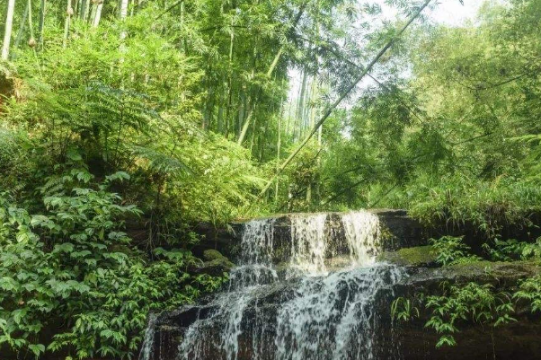 中国十大人少好玩的景点：武功山上榜，它因溶洞著名