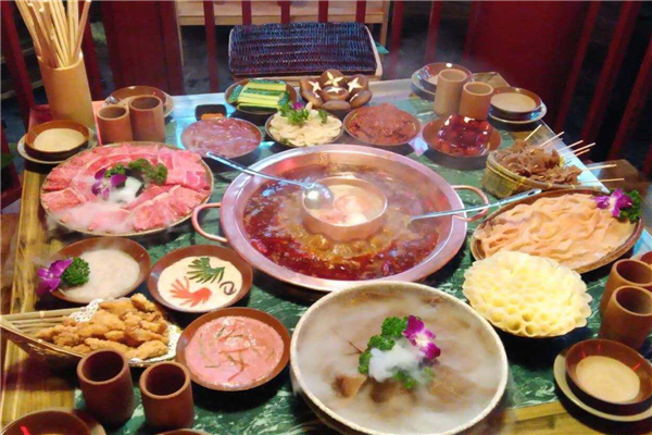 老郑州人推荐的必吃餐厅 郑州烤鸭总店与景祥烩面不能错过