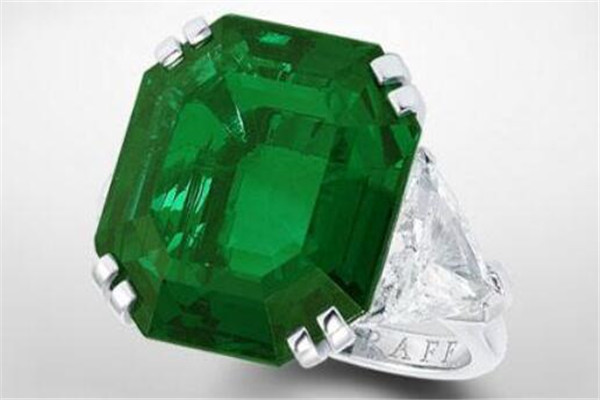 世界十大最昂贵的订婚戒指 第八颗重33.19克拉，你见过吗