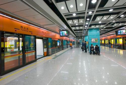 中国最挤地铁线路排行 广州1、2、3号线上榜，单日254万人次