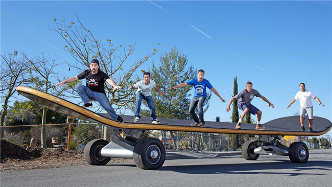 世界上最大的滑板 长11米宽2.64米还没有人能驾驶