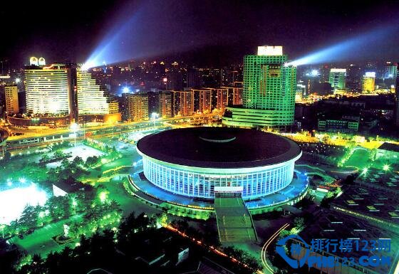 上海各区人口排行2016，十六个区浦东新区人口最多(504.443万人)
