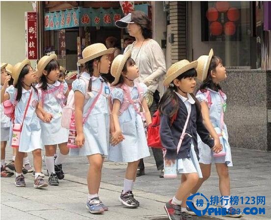 2016台湾人口，少子化老龄化问题严重(2416万人)