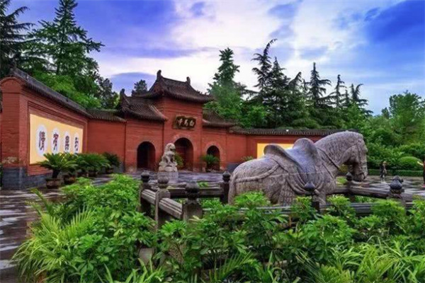中国十大名寺排行榜：金山寺上榜，第六是伊斯兰教寺庙