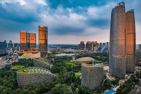 中国十大快乐城市排行榜 青岛上榜，第二被称为“人间天堂”