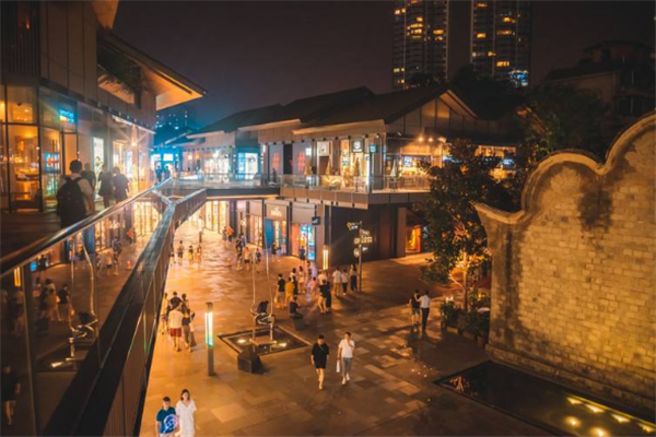 成都十大购物中心排行榜：银石广场上榜，它具有多面性
