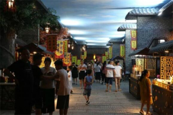 长沙十大网红打卡地 岳麓书院上榜，橘子洲焰火必看