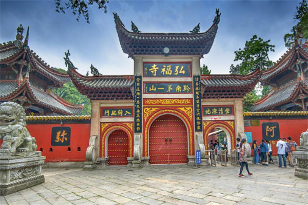 贵州十大名寺排行榜：东林寺上榜，第二是朝拜礼佛圣地