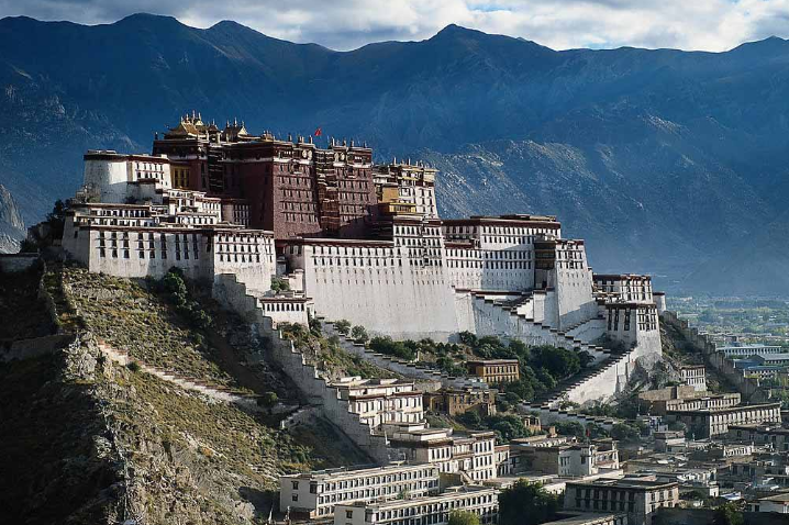 世界十大著名建筑物排行榜：故宫上榜，第三耗资55亿建成