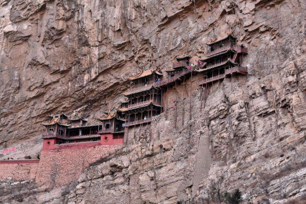 世界最不稳定的十大建筑 第一来自中国，屹立1500年不倒