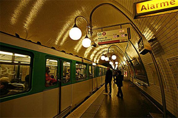 世界十大地铁 伦敦地铁最古老，汉城地铁30%在地上行驶