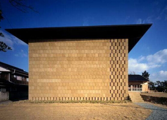 日本最丑建筑物，东京M2建筑（外形如同坟墓）