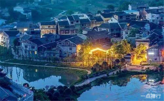 青海十大旅游景点排行 青海必去景点推荐