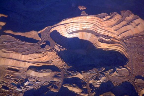 世界十大奇洞 “地狱之门”上榜