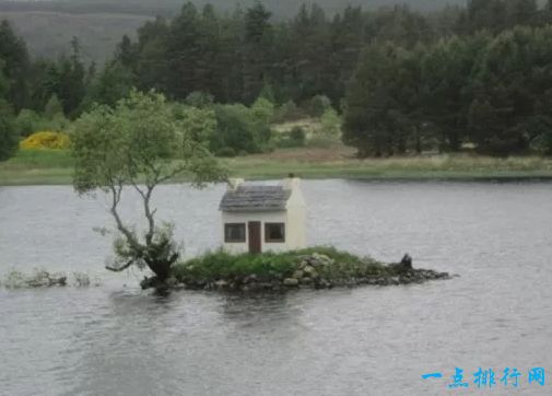 英国面积排名前十的湖泊   有一个湖据传有水怪