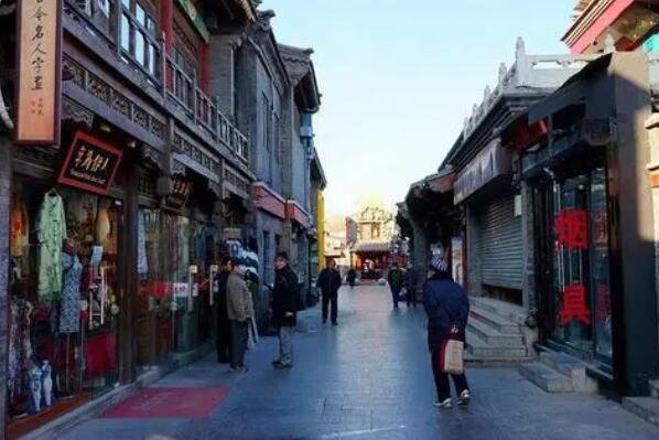 中国十大知名美食街，回民街上榜，第一是北京最古老街区之一