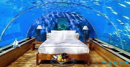 世界上最豪华的酒店，迪拜海底酒店普通单间一晚3万元