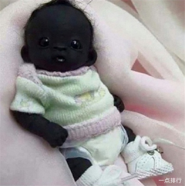 世界上最黑的孩子 比包黑炭要黑的多