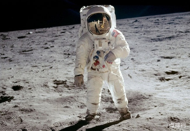 第一个登上月球的人 阿姆斯特朗开启了太空探索的新时代