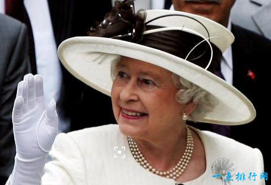 英历史上最长王室婚姻 英国女王伉俪结婚70周年纪念日