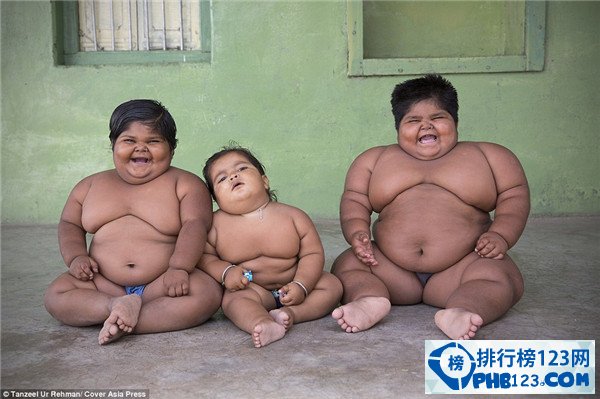 世界上体重最重的小孩 父亲卖肾养活