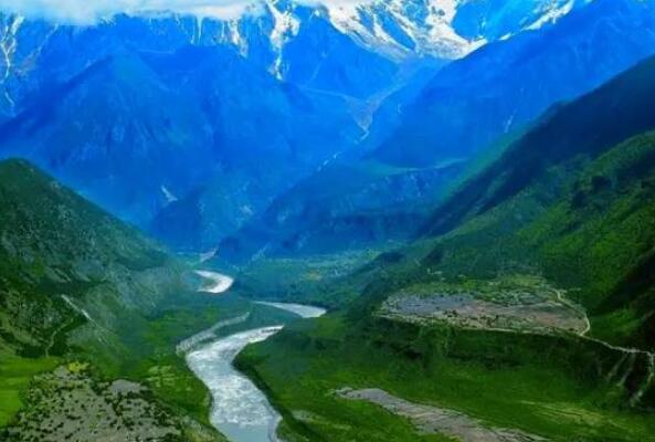 世界十大峡谷排名 东非大裂谷上榜，第一位于我国青藏高原