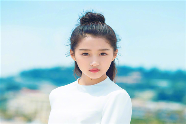 中国十大90后知名女星：谭松韵上榜，她获得影后封号