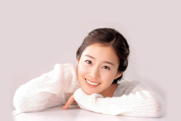 韩国十大神仙颜值的女明星排行榜：金喜善上榜，第八出道时间最早
