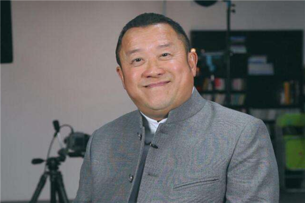 香港娱乐圈大佬级人物排名 成龙上榜曾志伟第一