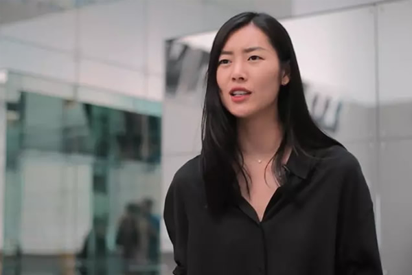 中国娱乐圈十大单眼皮美女 周冬雨排第二，第一人称大表姐