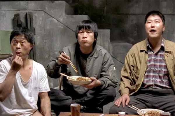 韩国评分较高的犯罪电影：《暗杀》上榜，第八罪犯已出狱