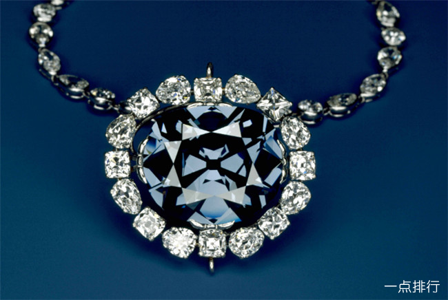 全球十大最昂贵的珠宝 孔雀胸针价值一亿美元
