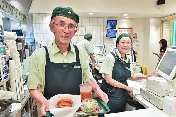 全球老龄化国家排行榜2019：日本老龄化最严重，高达27%全球第一