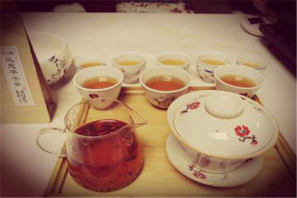祛湿茶排行榜：溪黄草上榜 生姜红茶消暑祛湿