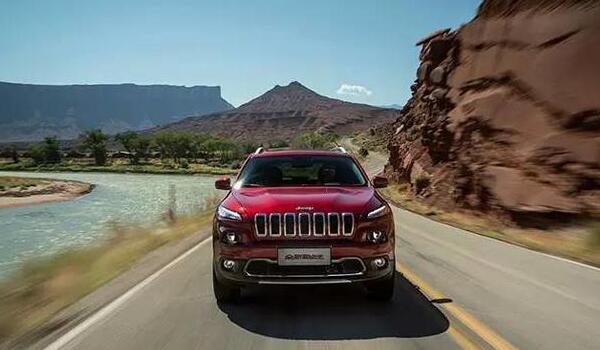 自由光jeep报价 入门价格只需17.98万元（最低全款落地价17.60万元起）