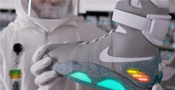 世界上最贵的运动鞋，Nike air mag卖出20万美金