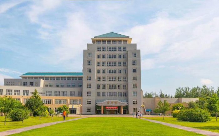 保定大学排名前十名，保定学院排榜首