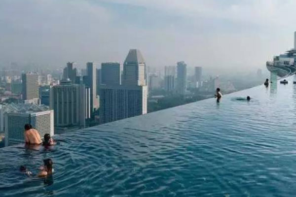 世界十大奇特游泳池排行榜，游泳者爱好者的天堂！
