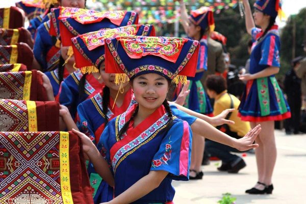 壮族的传统节日有哪些？三月三歌圩节最为隆重