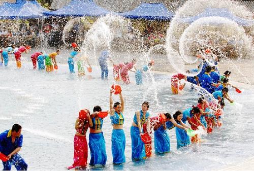 傣族最隆重的节日，泼水节代表傣族的新年