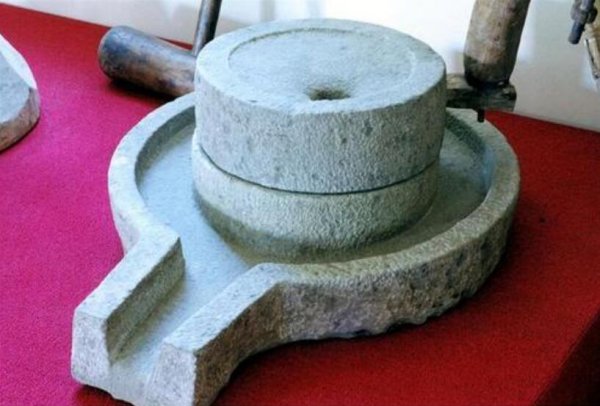 世界第一个石磨，鲁班发明距今有2000年