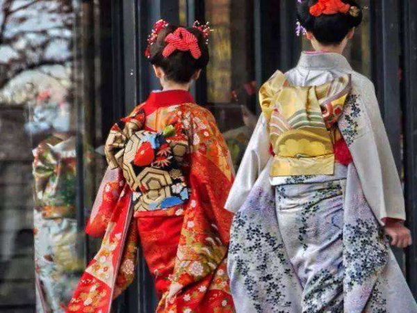 日本十大有趣的文化现象，平均每天鞠躬几百次