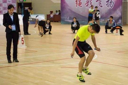 2019吉尼斯跳绳最高纪录，岑小林30秒跳226次
