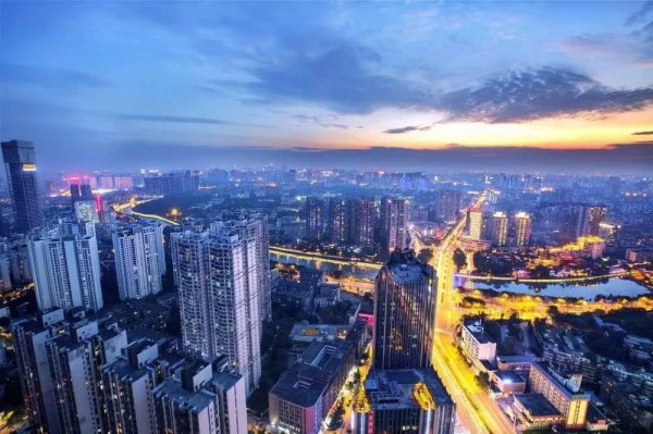 中国十个人口超过800万的城市，你的家乡上榜没
