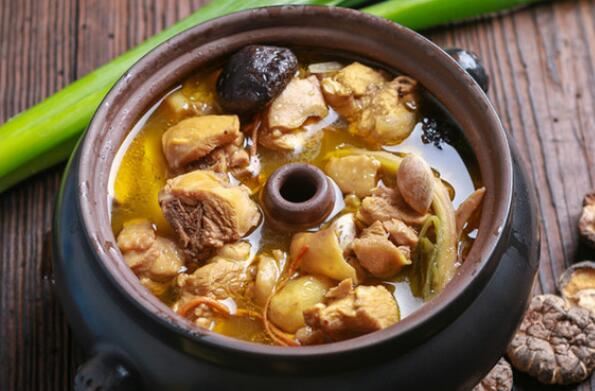 云南特色美食排行榜，云南十大经典名菜